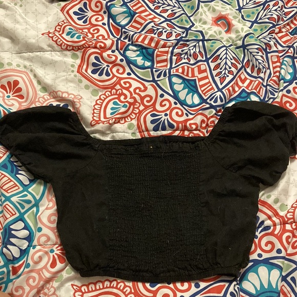 Heart hips flared shoulder crop top - Picture 2 of 2